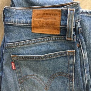 Levi’s Ankle Length Wedgie Fit Denim Jeans